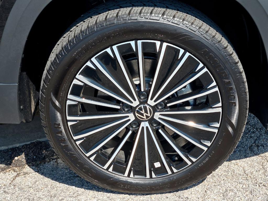 new 2025 Volkswagen Taos car, priced at $22,010