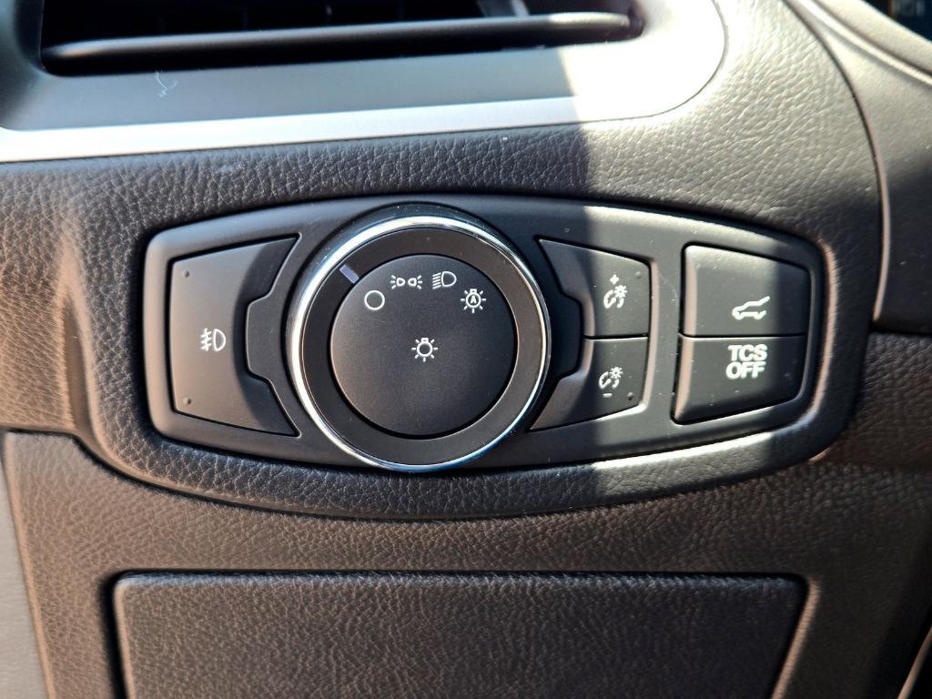 used 2022 Ford Edge car, priced at $25,368