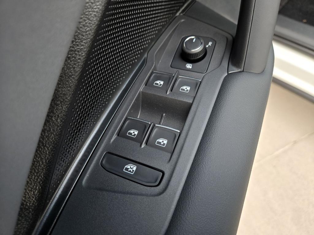 new 2025 Volkswagen Tiguan car, priced at $31,396
