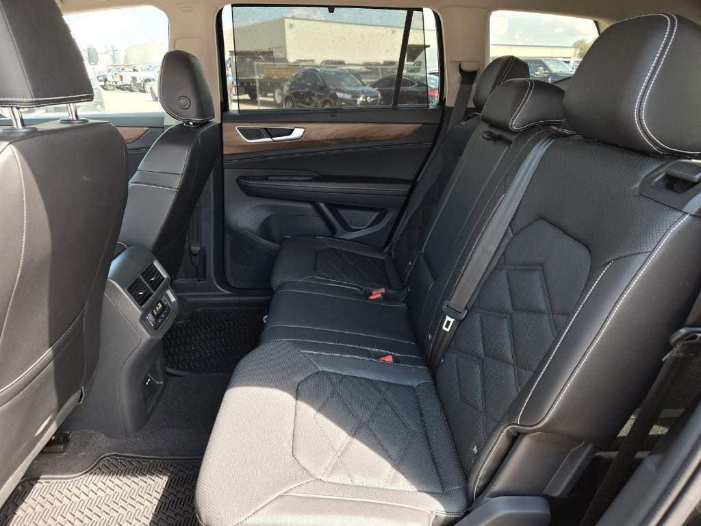 new 2024 Volkswagen Atlas car, priced at $36,418