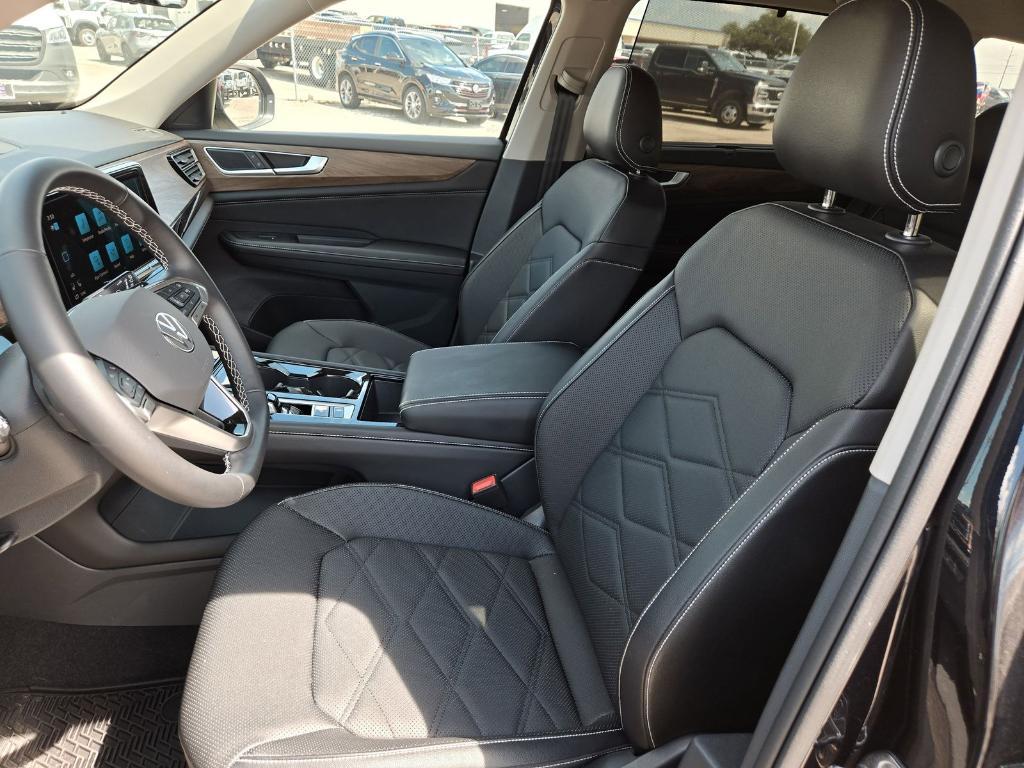 new 2024 Volkswagen Atlas car, priced at $36,418