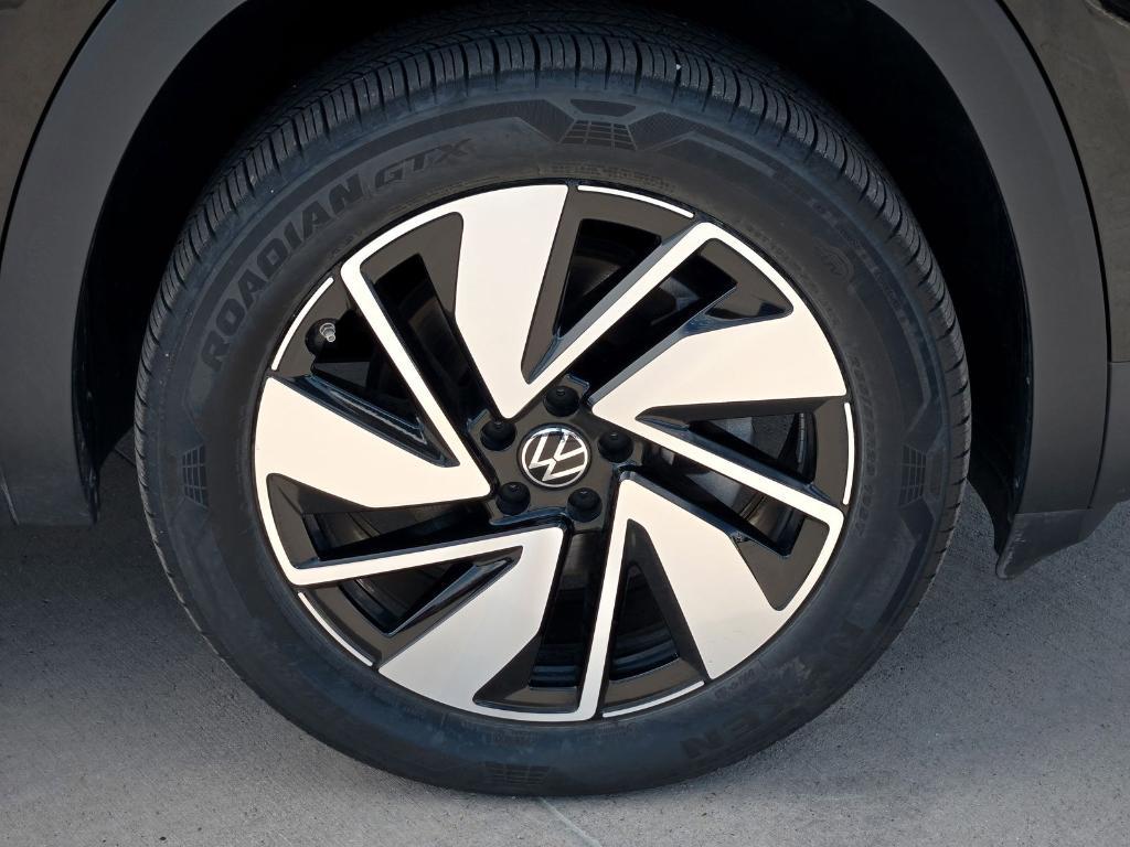 new 2024 Volkswagen Atlas car, priced at $36,418