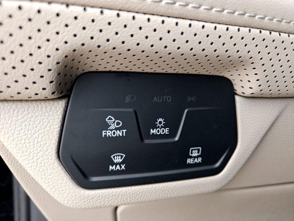 new 2025 Volkswagen Atlas car, priced at $43,149