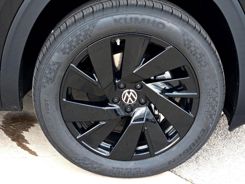 new 2025 Volkswagen Atlas car, priced at $43,149