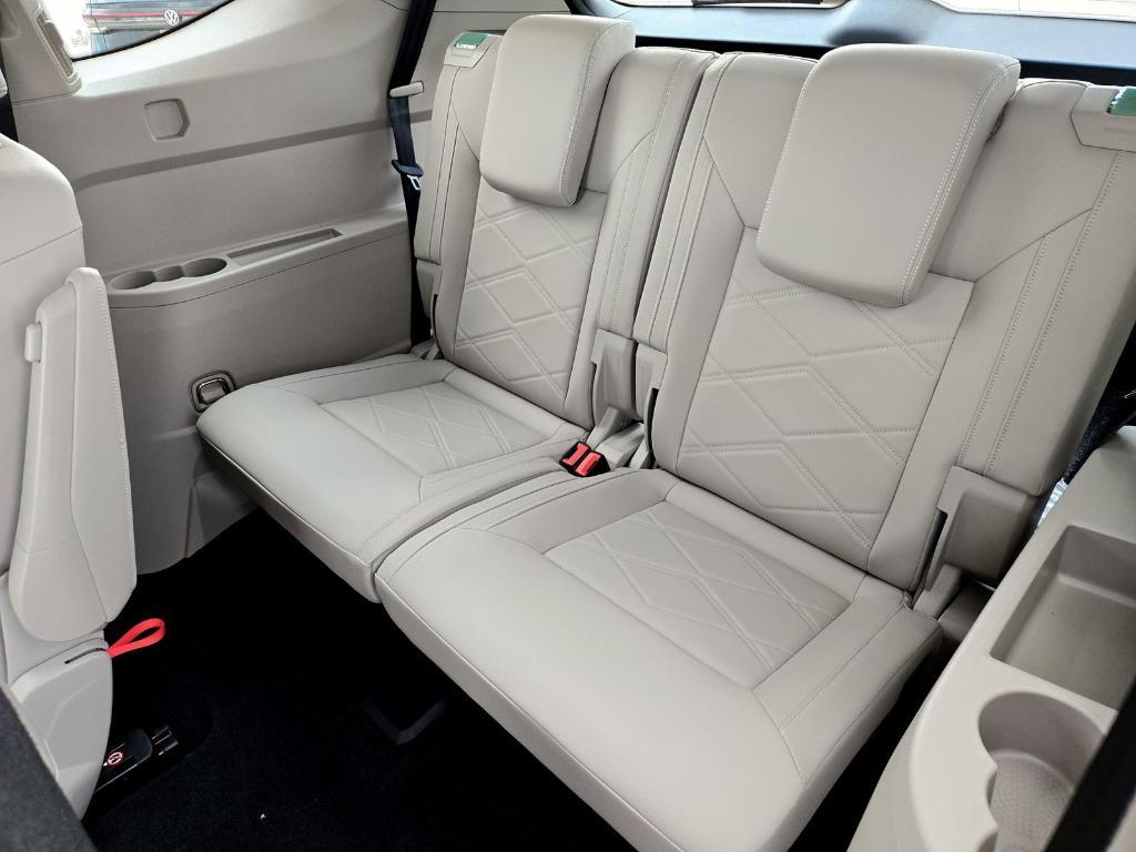 new 2025 Volkswagen Atlas car, priced at $43,149