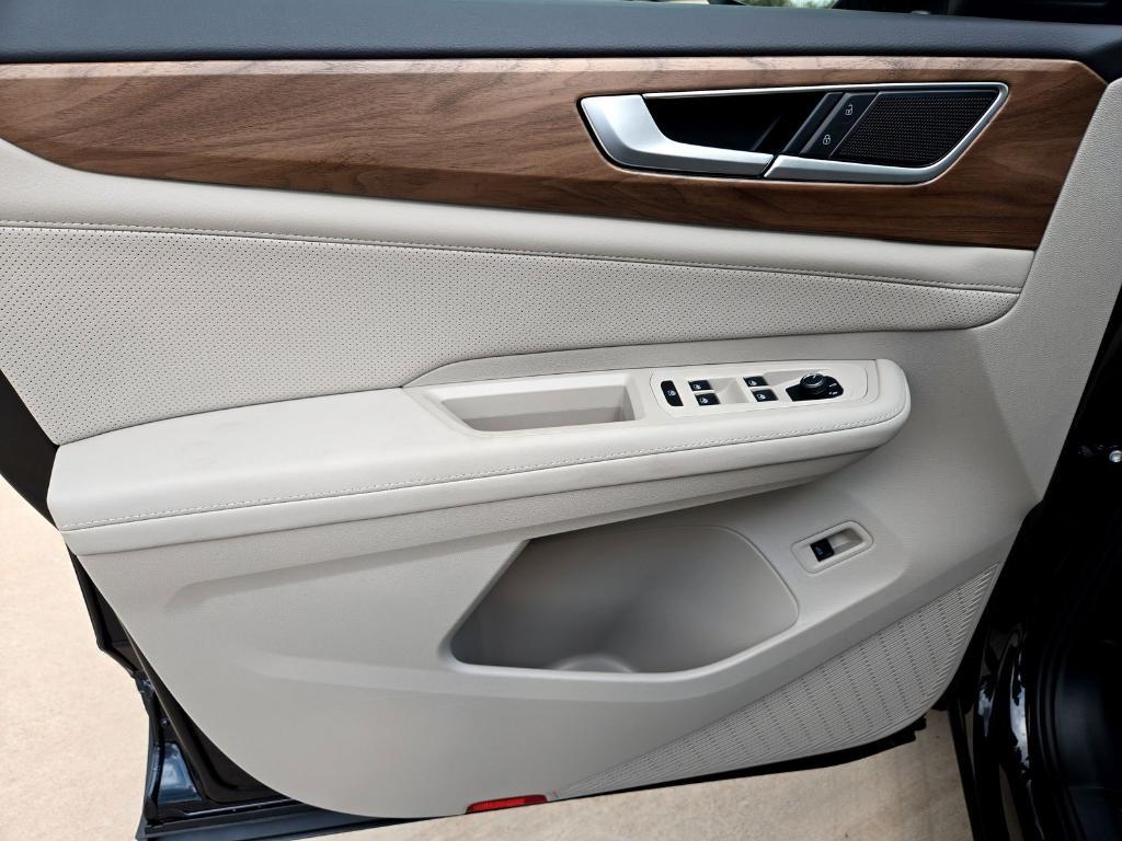 new 2025 Volkswagen Atlas car, priced at $43,149