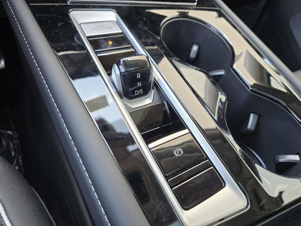 new 2025 Volkswagen Atlas car, priced at $51,660