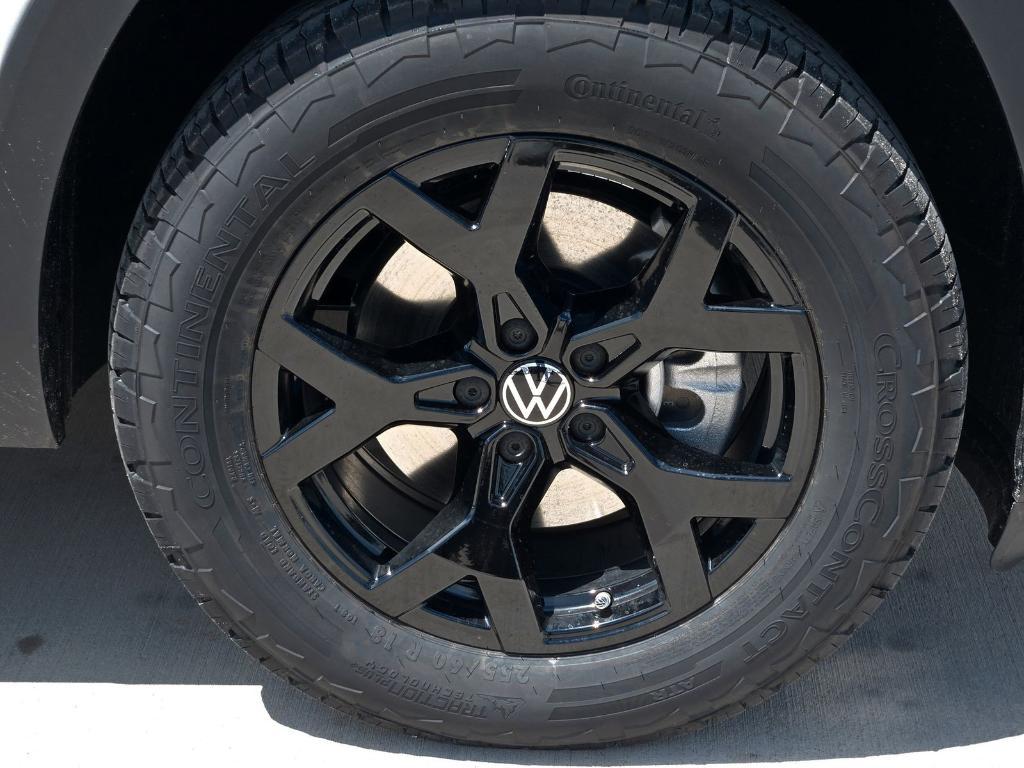 new 2025 Volkswagen Atlas car, priced at $44,849