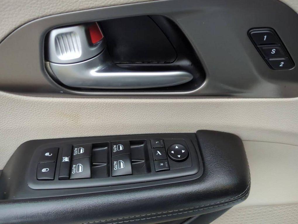 used 2018 Chrysler Pacifica car, priced at $14,495