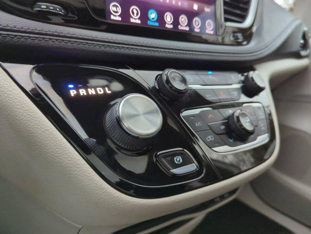 used 2018 Chrysler Pacifica car, priced at $14,495