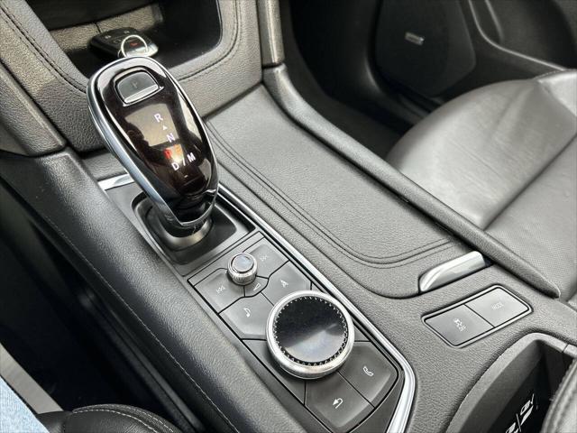 used 2024 Cadillac XT5 car, priced at $36,990
