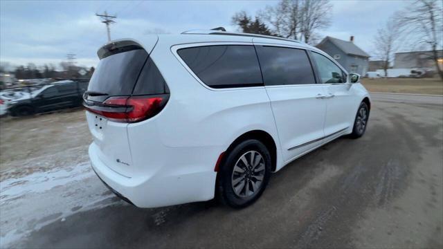 used 2021 Chrysler Pacifica Hybrid car, priced at $28,881