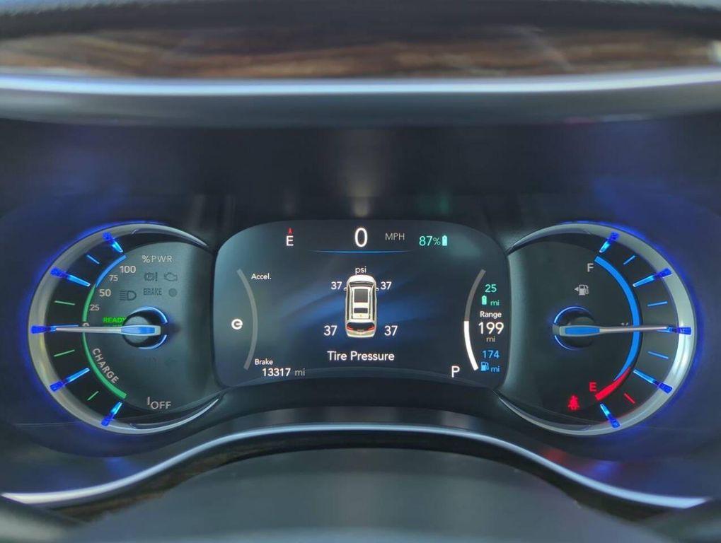 used 2023 Chrysler Pacifica Hybrid car, priced at $30,293