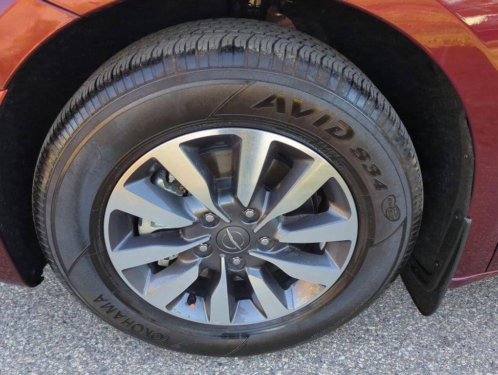 used 2023 Chrysler Pacifica Hybrid car, priced at $30,293