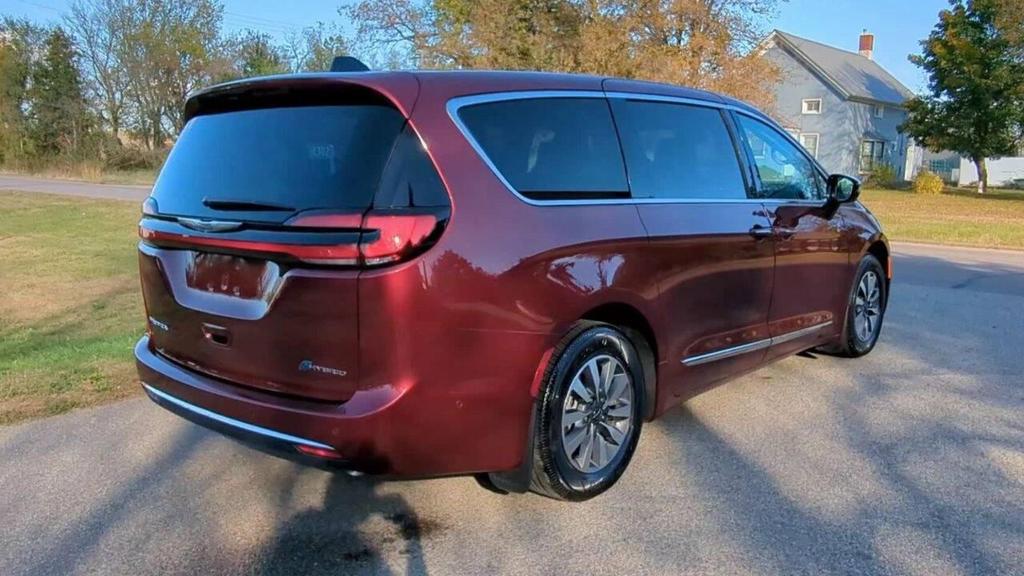 used 2023 Chrysler Pacifica Hybrid car, priced at $30,293