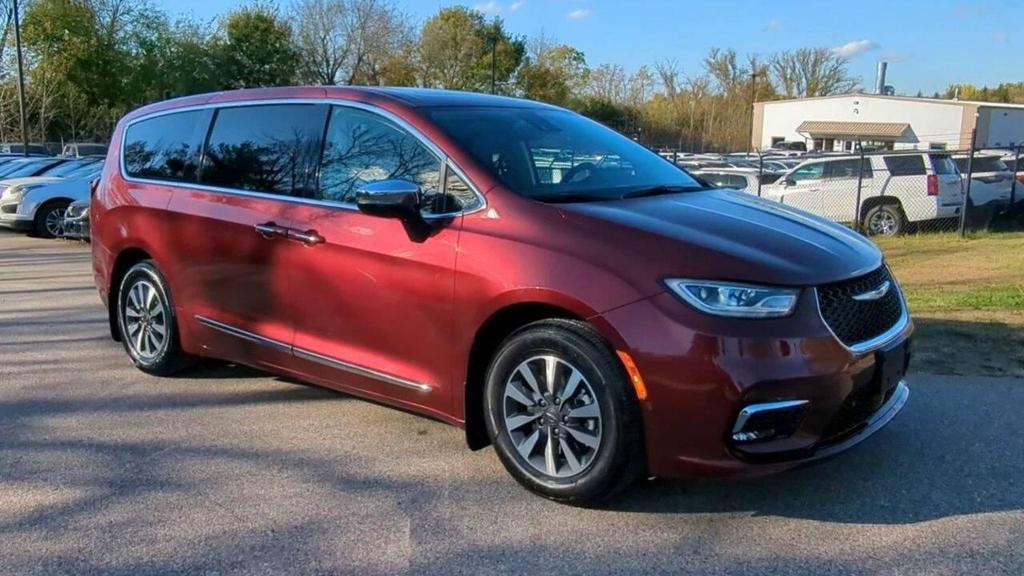 used 2023 Chrysler Pacifica Hybrid car, priced at $30,293