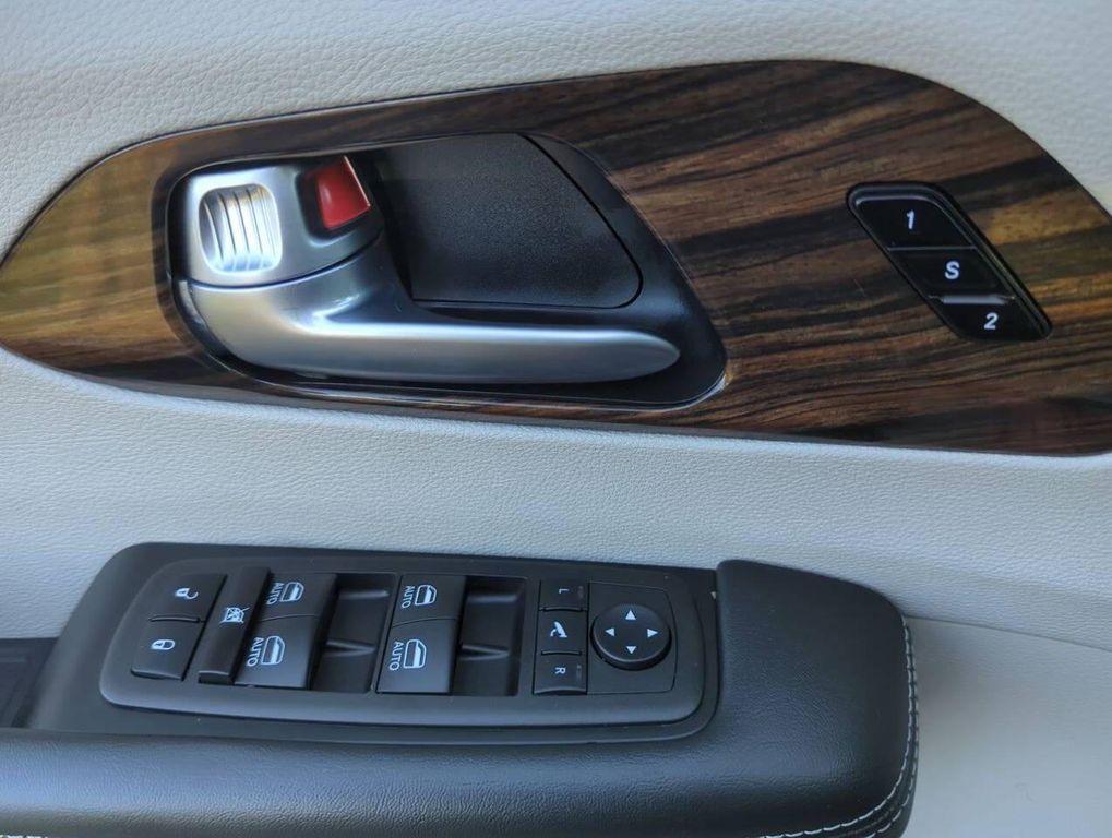 used 2023 Chrysler Pacifica Hybrid car, priced at $30,293