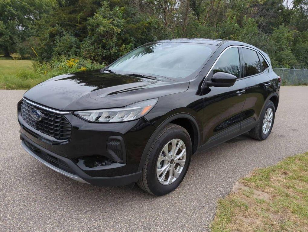 used 2024 Ford Escape car, priced at $25,327