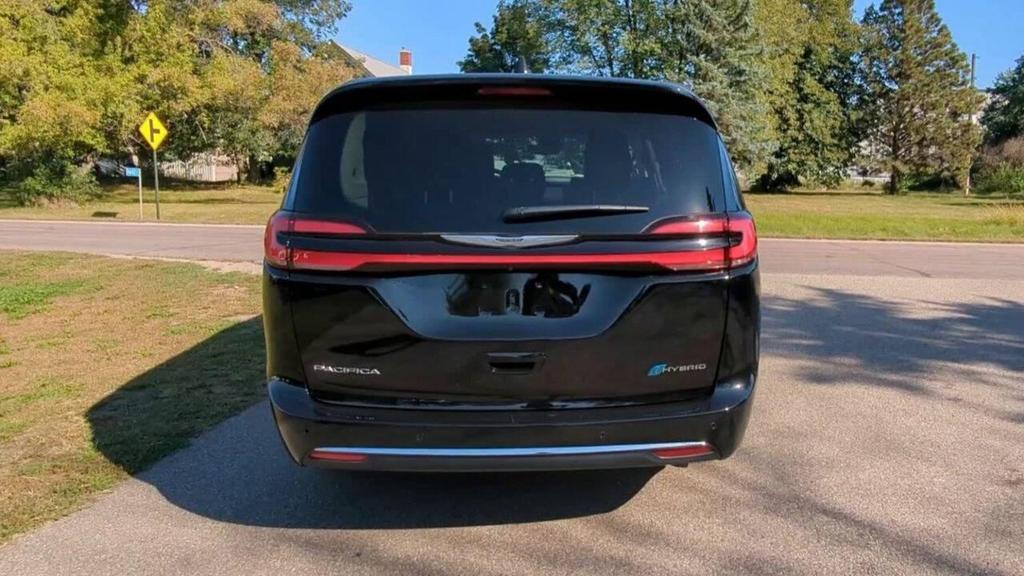 used 2024 Chrysler Pacifica Hybrid car, priced at $29,347