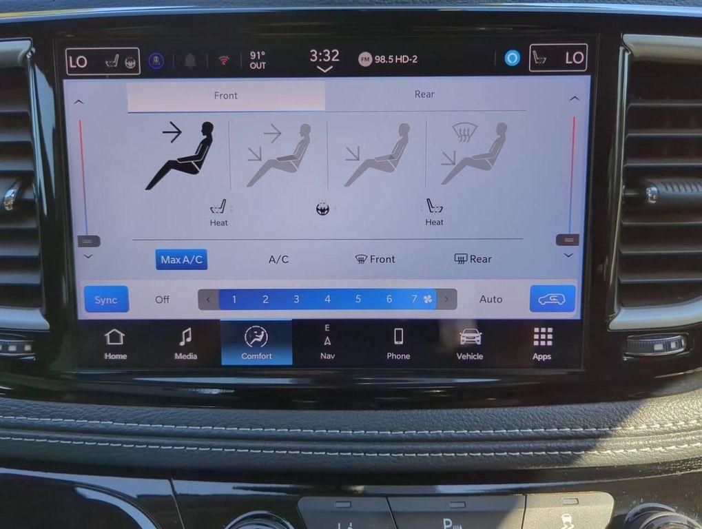 used 2024 Chrysler Pacifica Hybrid car, priced at $29,347