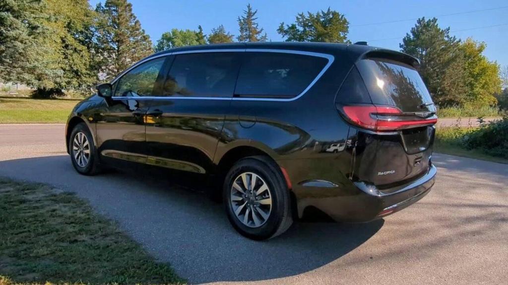 used 2024 Chrysler Pacifica Hybrid car, priced at $29,347