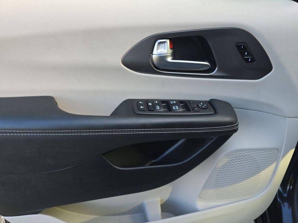 used 2023 Chrysler Pacifica car, priced at $25,734