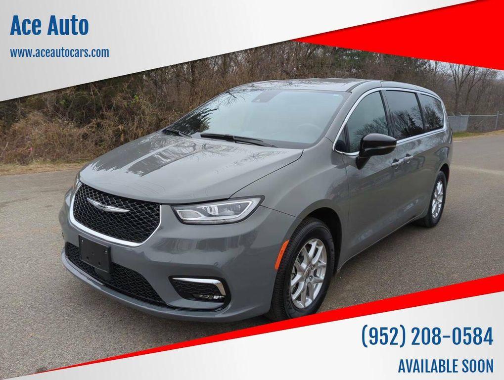 used 2025 Chrysler Pacifica car, priced at $29,470