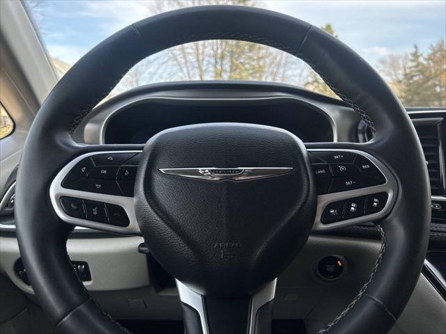 used 2022 Chrysler Pacifica Hybrid car, priced at $22,876