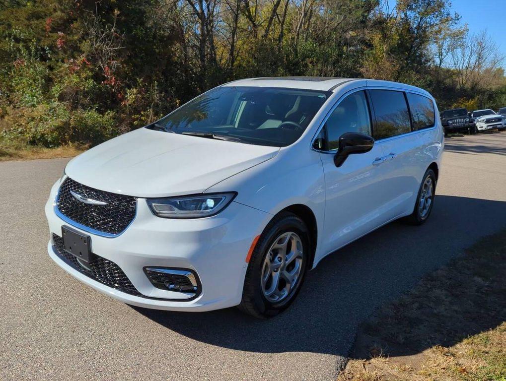 used 2024 Chrysler Pacifica car, priced at $34,760