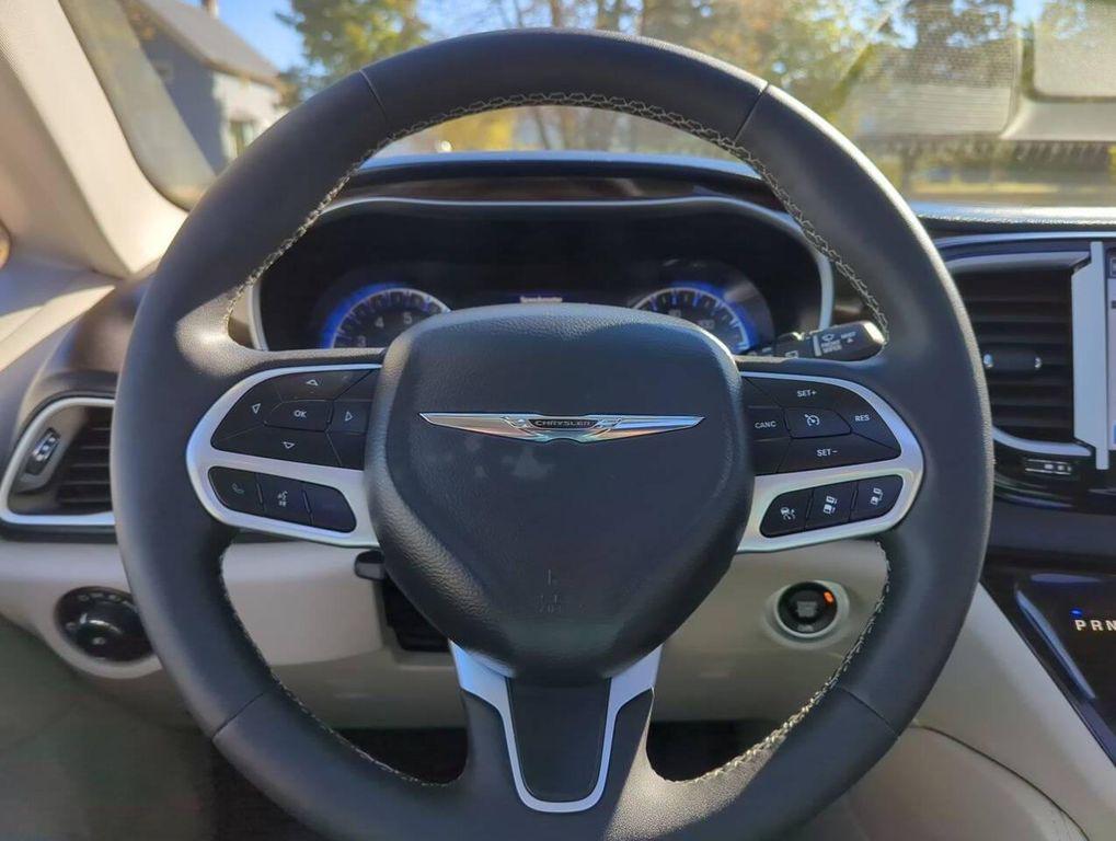 used 2024 Chrysler Pacifica car, priced at $34,760