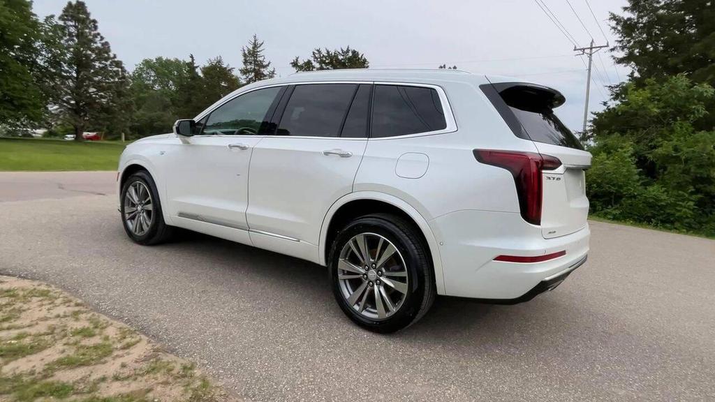 used 2022 Cadillac XT6 car, priced at $28,477