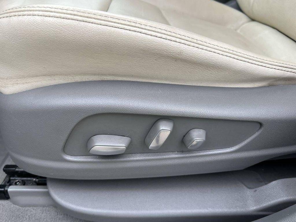 used 2022 Cadillac XT6 car, priced at $28,477