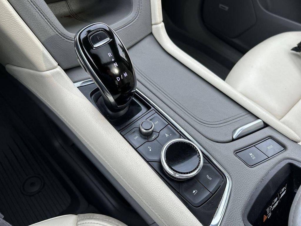 used 2022 Cadillac XT6 car, priced at $28,477