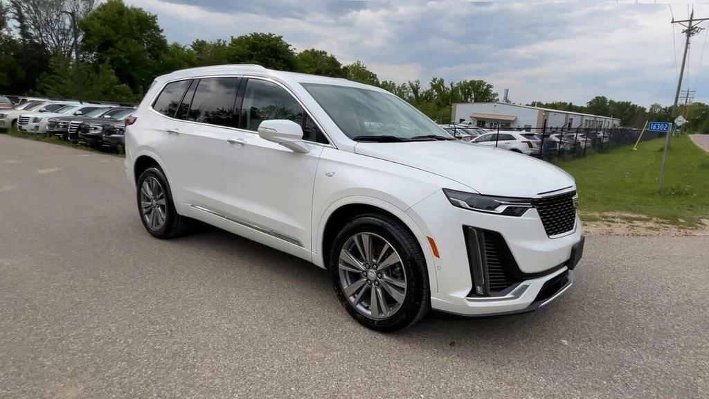 used 2022 Cadillac XT6 car, priced at $28,477