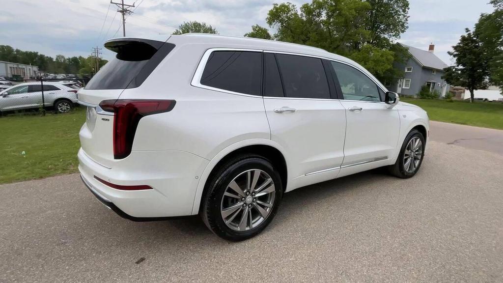 used 2022 Cadillac XT6 car, priced at $28,477