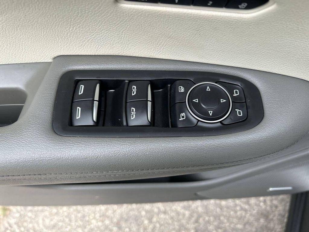 used 2022 Cadillac XT6 car, priced at $28,477