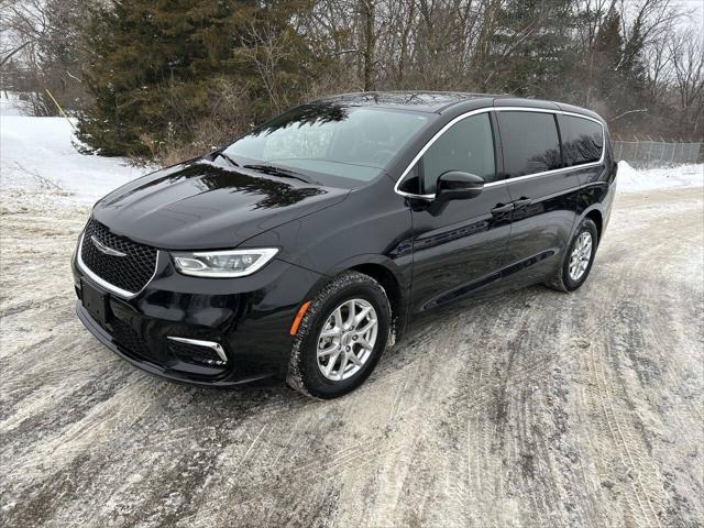 used 2023 Chrysler Pacifica car, priced at $27,428