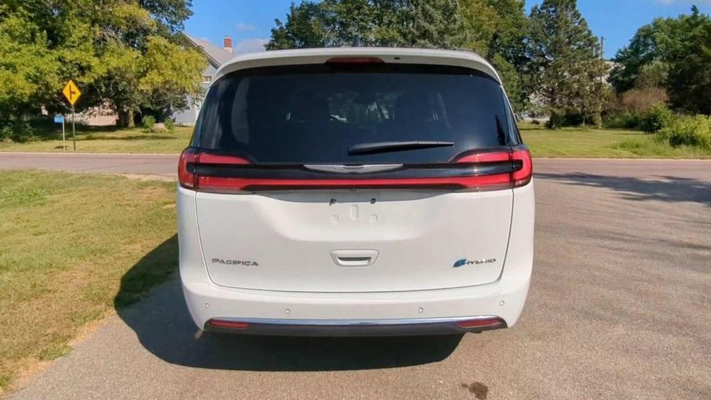 used 2024 Chrysler Pacifica Hybrid car, priced at $27,979
