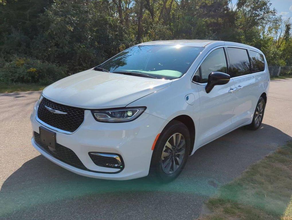used 2024 Chrysler Pacifica Hybrid car, priced at $27,979