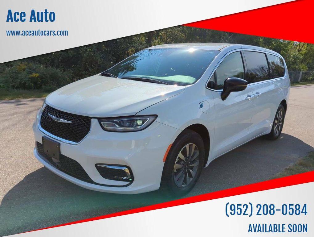 used 2024 Chrysler Pacifica Hybrid car, priced at $27,979