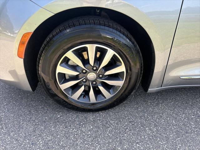 used 2020 Chrysler Pacifica Hybrid car, priced at $23,993