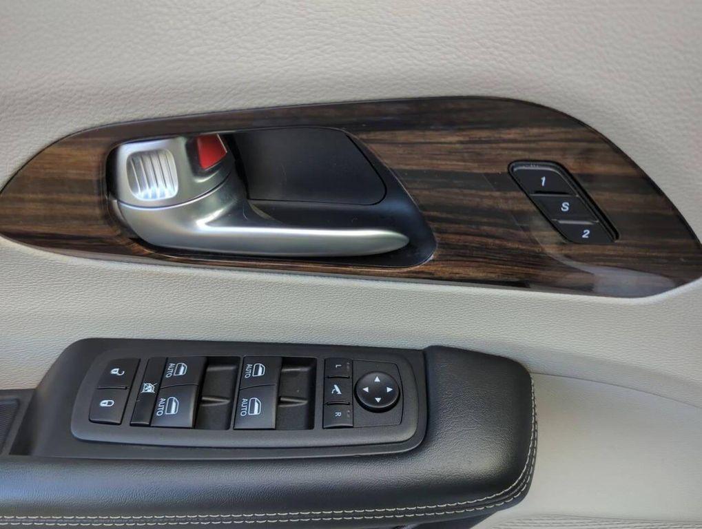 used 2023 Chrysler Pacifica Hybrid car, priced at $27,748