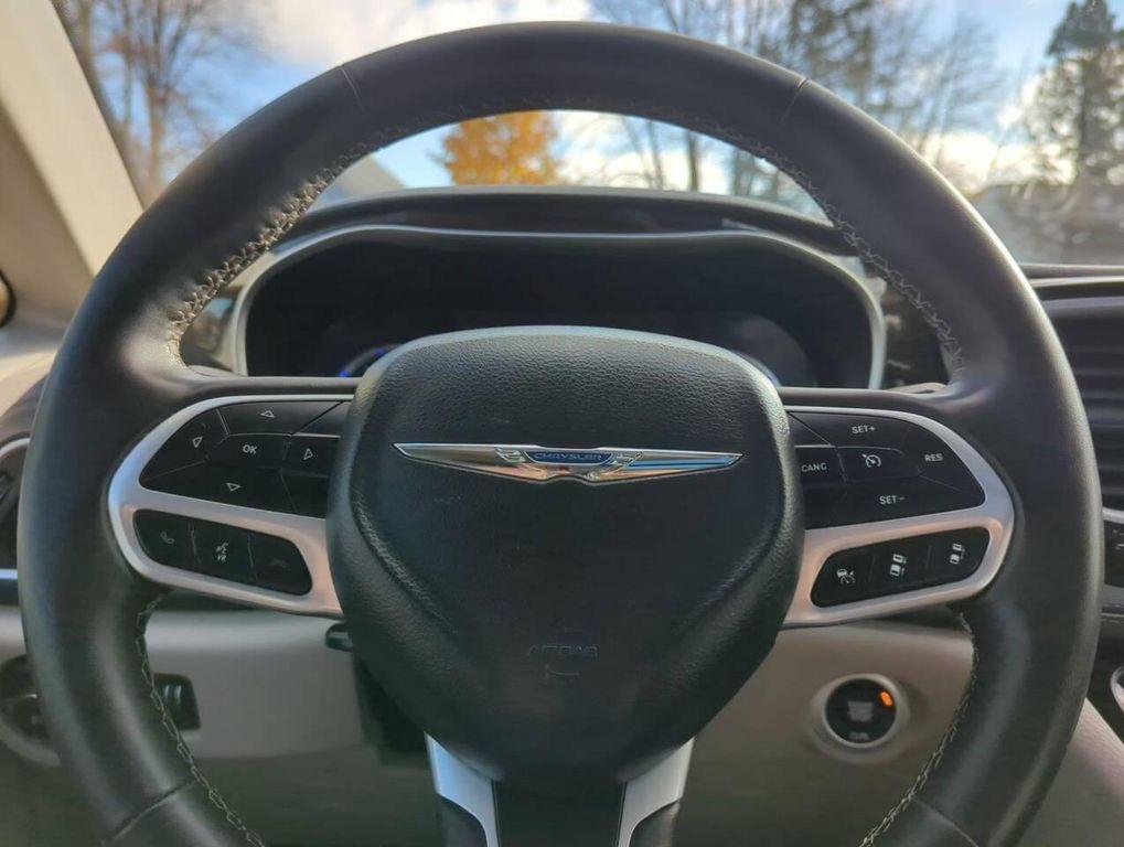 used 2023 Chrysler Pacifica Hybrid car, priced at $27,748