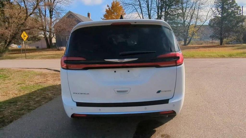 used 2023 Chrysler Pacifica Hybrid car, priced at $27,748
