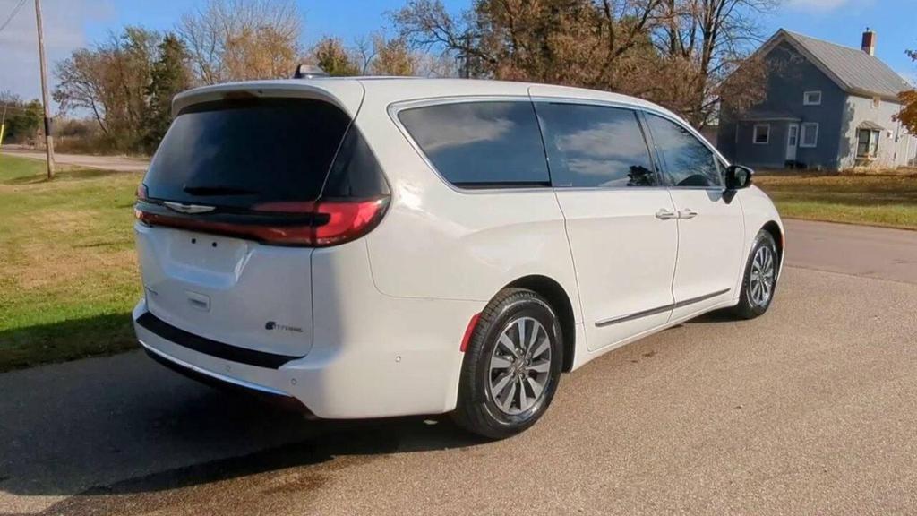 used 2023 Chrysler Pacifica Hybrid car, priced at $27,748