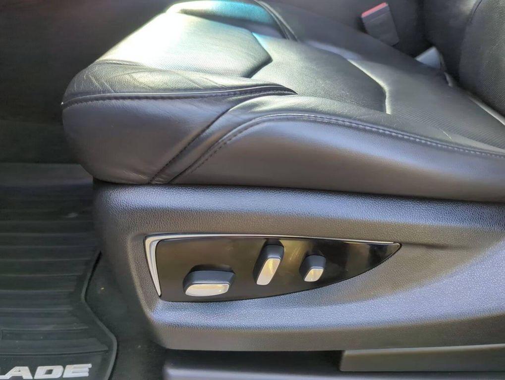 used 2018 Cadillac Escalade ESV car, priced at $29,115