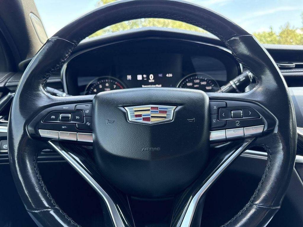 used 2020 Cadillac XT6 car, priced at $25,606