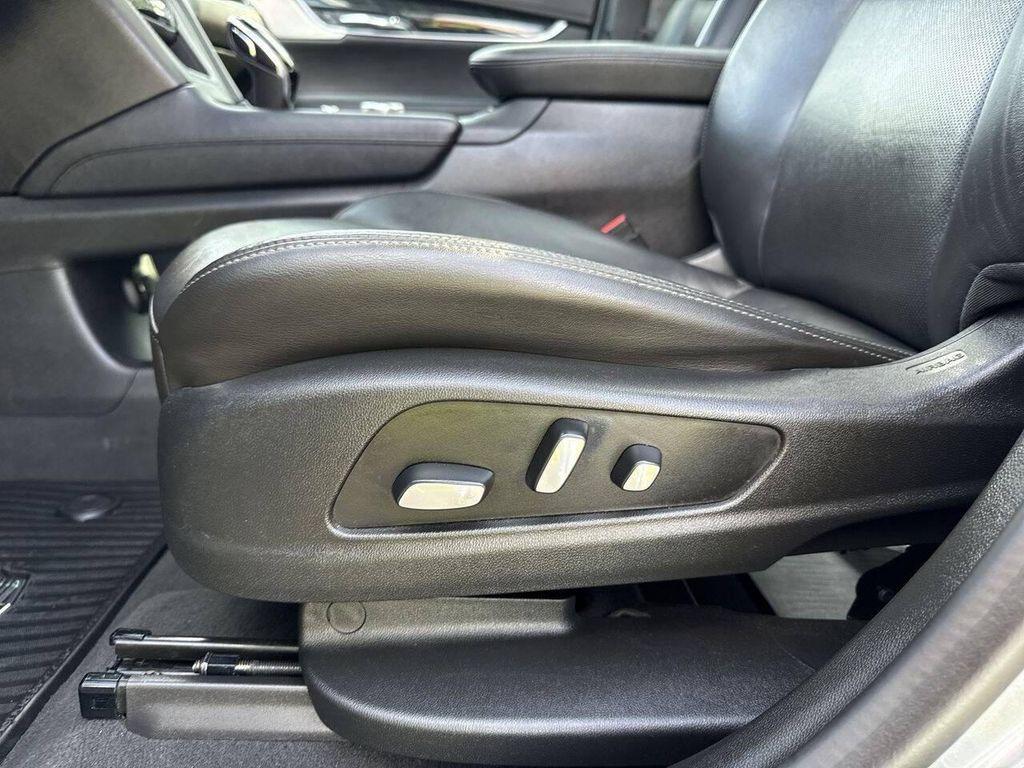 used 2020 Cadillac XT6 car, priced at $25,606