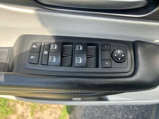 used 2023 Chrysler Pacifica car, priced at $24,857