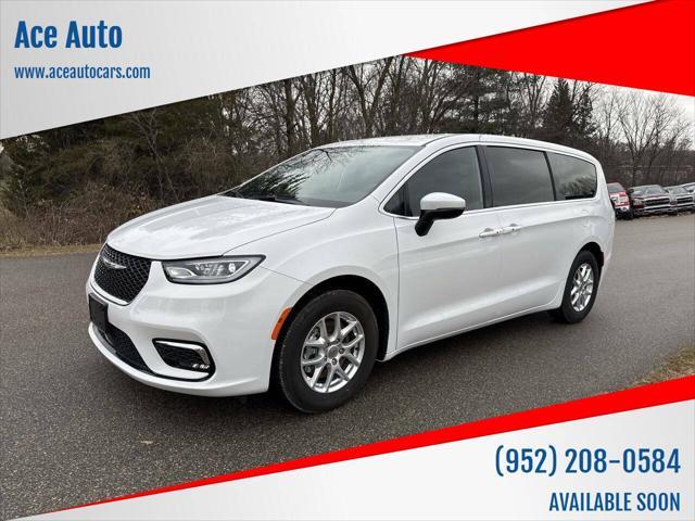 used 2023 Chrysler Pacifica car, priced at $30,974